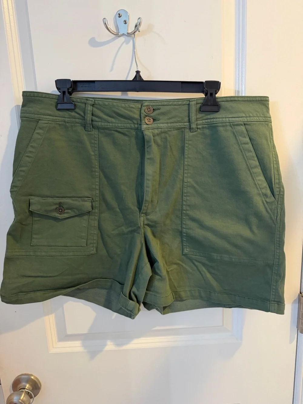 Classic Utility Green Women’s Shorts - Picture 1 of 3